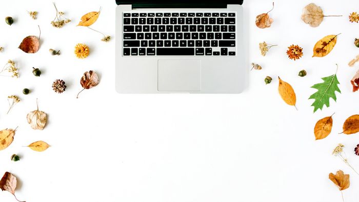 Laptop mit Blumen
