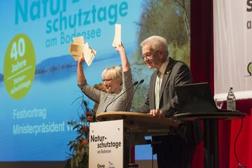 Brigitte Dahlbender mit Kretschmann bei den Naturschutztagen 