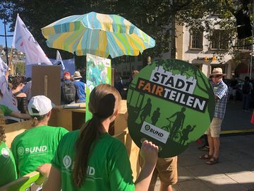 BUND-Aktive und Demonstanten beim globalen Klimastreik am 15.09.2023.
